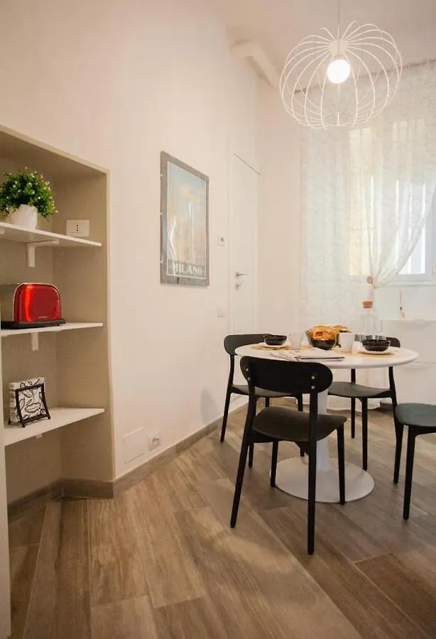 Glamour Liberty Apartment Sabotino38 밀라노